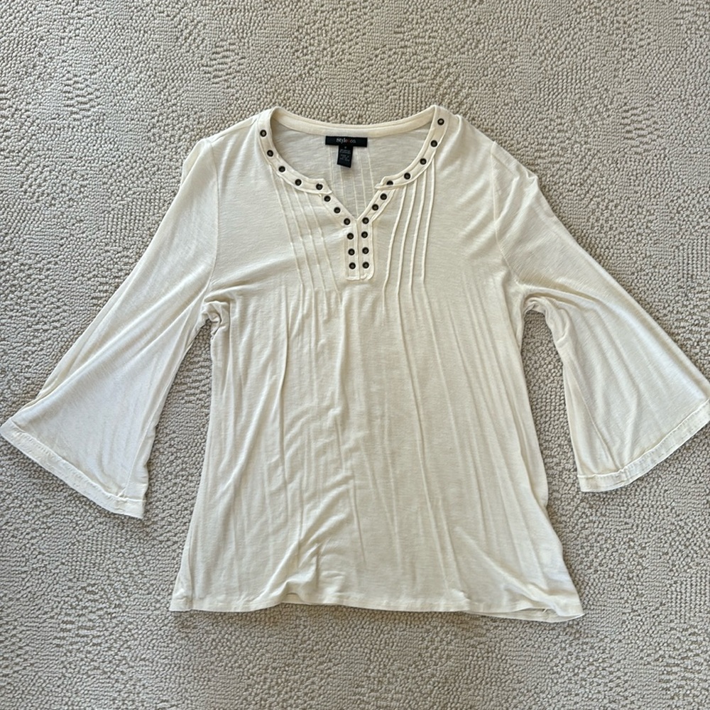 Off white style & co tunic with bell sleeves